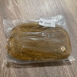 everywhere fleece belt bag